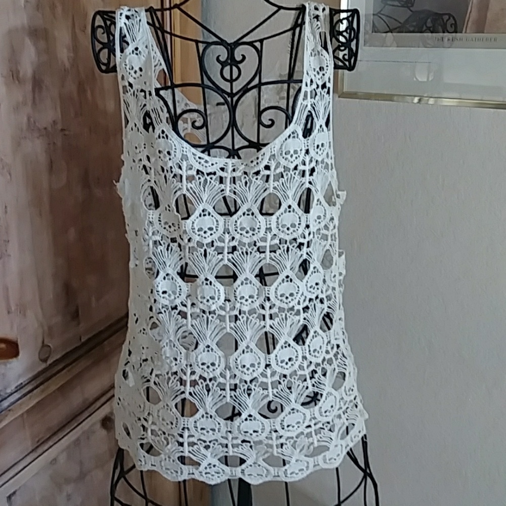 Lace tank top.